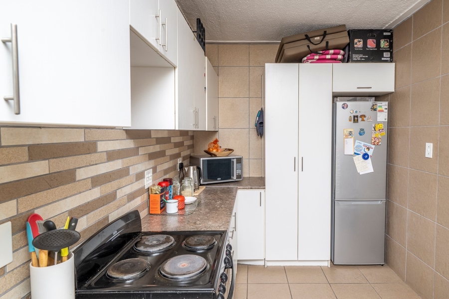 2 Bedroom Property for Sale in Bloemhof Western Cape